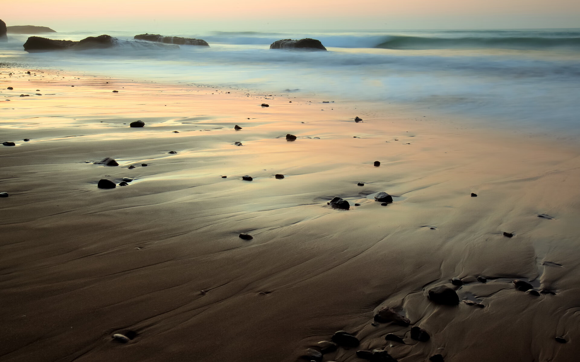 九游app下载-欧洲杯攻防巅峰：战术板上的绝佳布置，欧洲杯战术机位