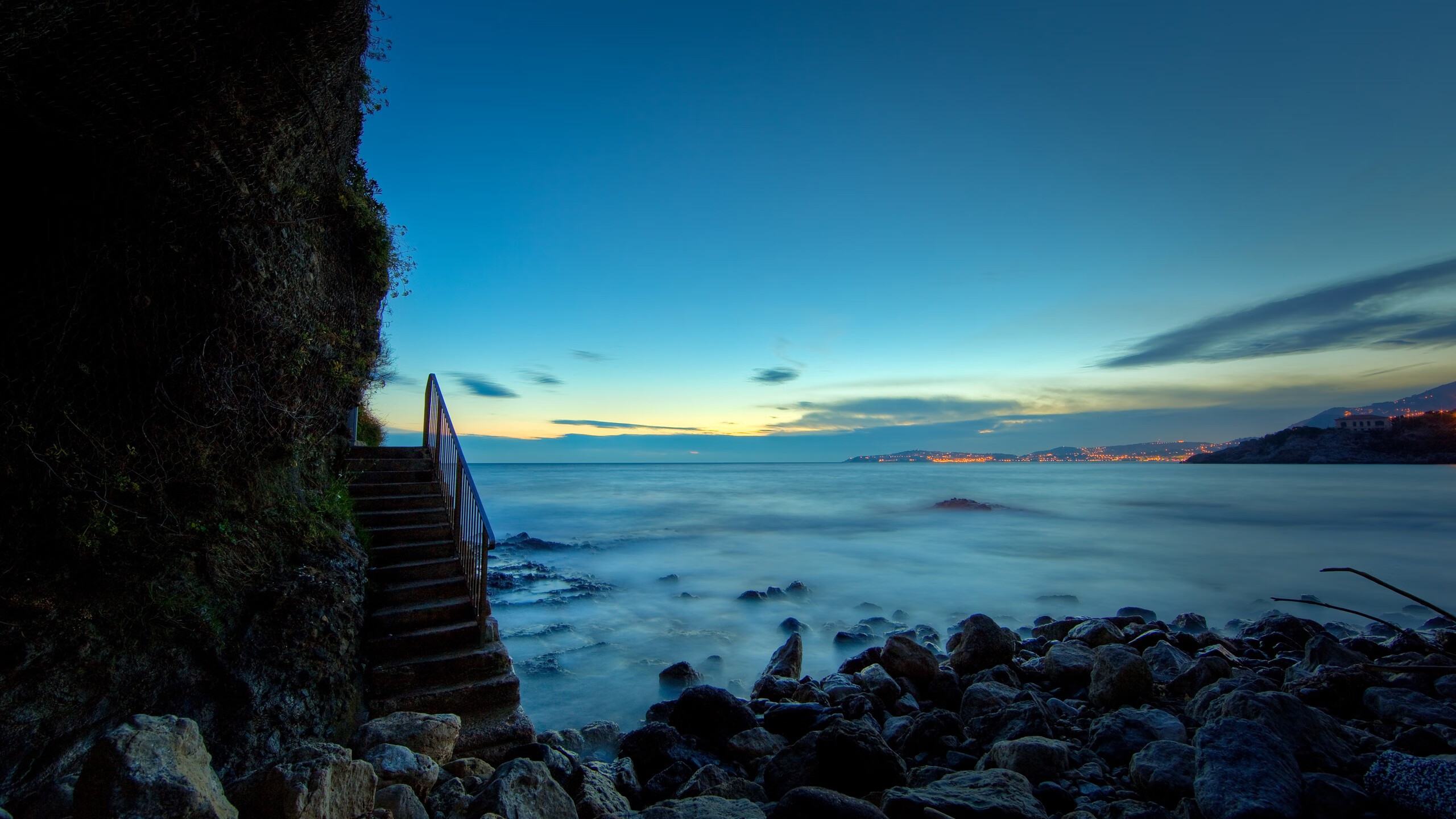 九游体育-防守阵形紧凑，有效遏制对手进攻，防守技术_防守对手